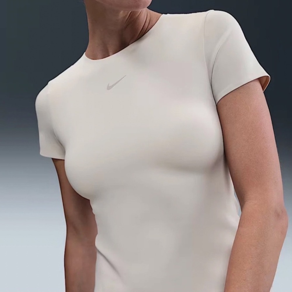 Nike Form Stealth Evaporation Short Sleeve Training Top Light Bone Cream Medium